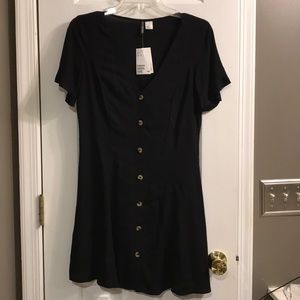 H&M button up dress brand new!!